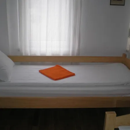 Hostel Funny