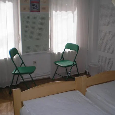 Funny Hostel *