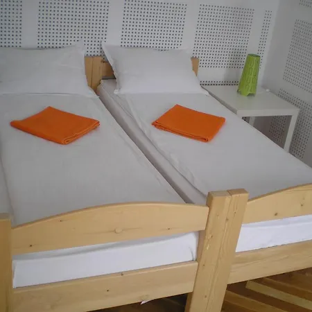 Hostel Funny
